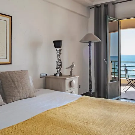 מלון Surplage Cavaliere 3*