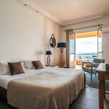 Surplage Cavaliere Hotel Le Lavandou