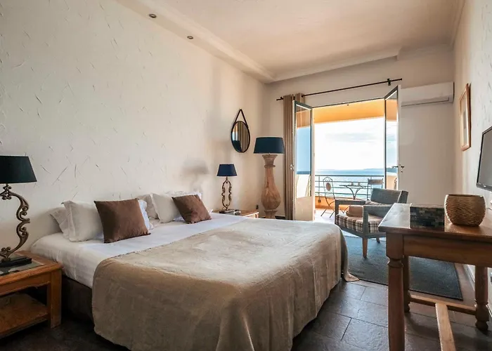 Surplage Cavaliere Hotell Le Lavandou